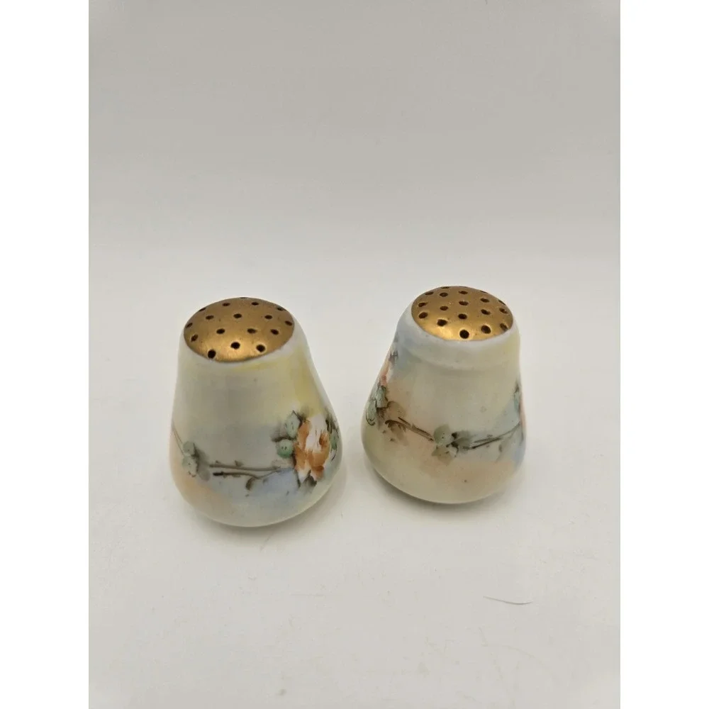 The Unbranded Brand vintage porcelain